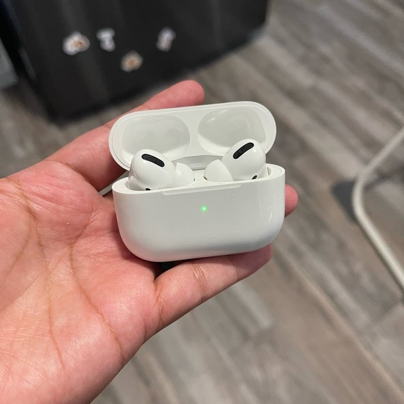 AirPod Pros 2nd Generation - Picture 2 of 2